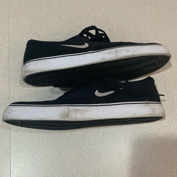 Nike Canvas Shoes - Picture 5 of 6